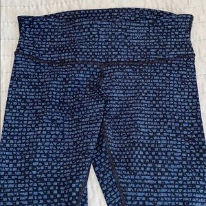 Lululemon leggings- Wunder Under style